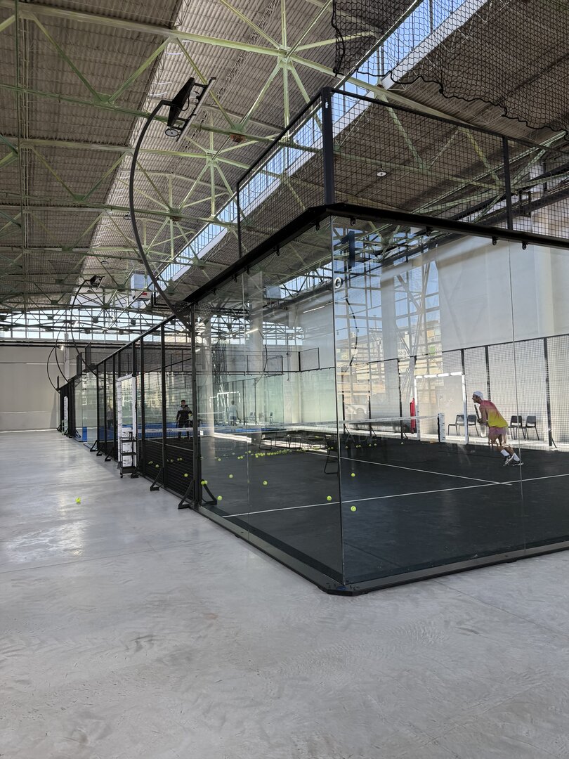 Onyx Padel Club - Interior view