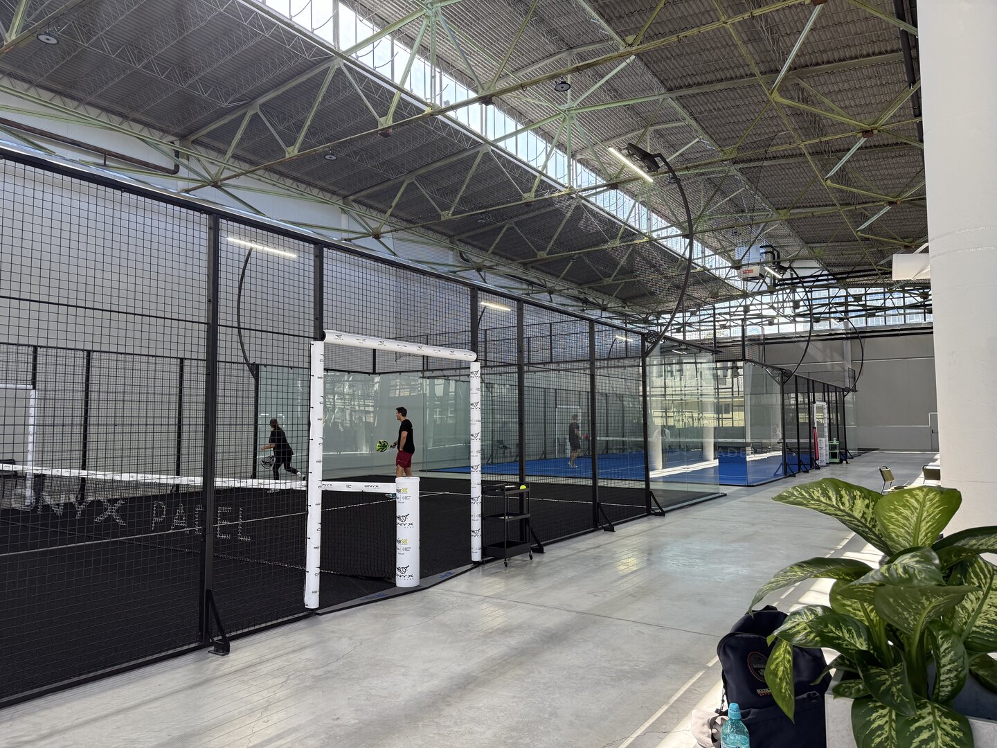 Review Onyx Padel Club - Noul Club cu 4 Terenuri Interior pe Pantelimon